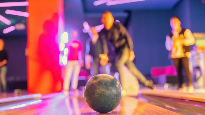 Kelowna-Bowling-Background-Okanagan Bowling Club Kelowna 5 pin bowling alley corporate events