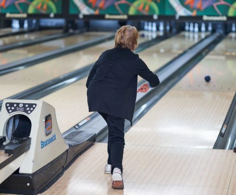 Kelowna-Bowling-Visually-Impaired-Blind-Okanagan Bowling Club-Kelowna-5 pin bowling alley